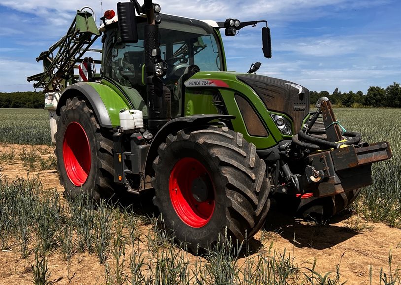 Fendt 724 Tractor