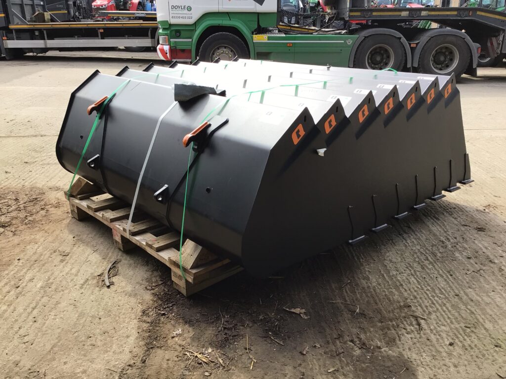 QUICKE 215GM BUCKETS