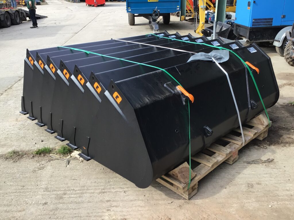 QUICKE 215GM BUCKETS