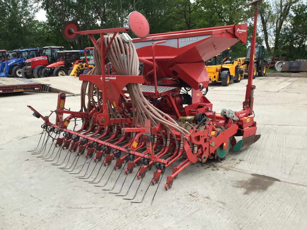 KVERNELAND ACCORD I DRILL COMBINATION