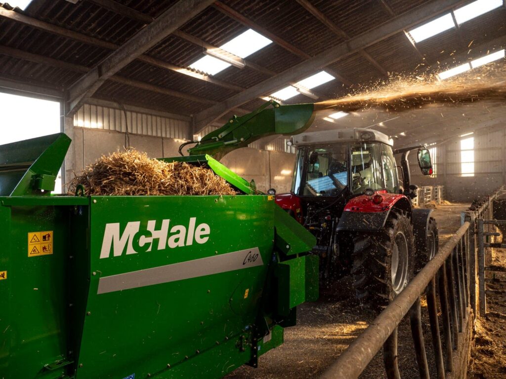 NEW MCHALE C460 -TRAILED SILAGE FEEDER AND STRAW BLOWER