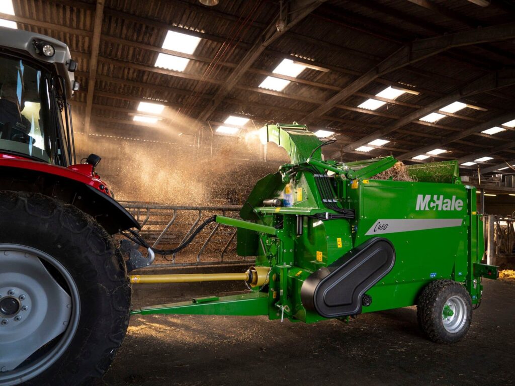 NEW MCHALE C460 -TRAILED SILAGE FEEDER AND STRAW BLOWER