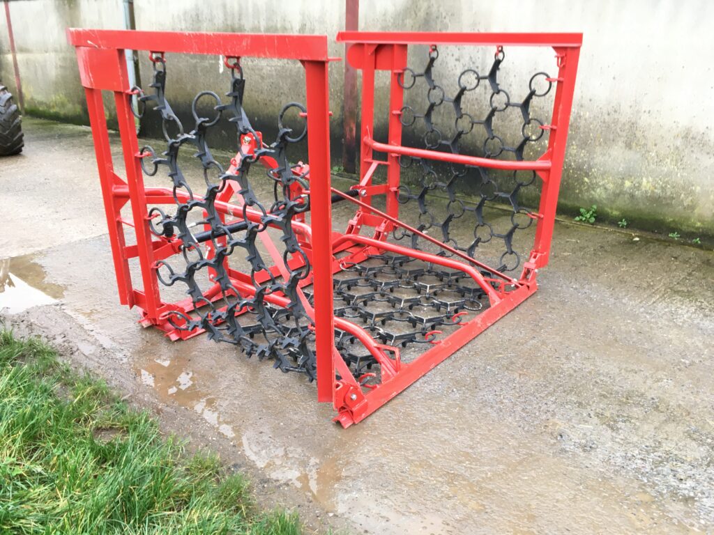 New chain Harrows 5M (16ft) hydraulic folding, heavy duty frame with front lever in bars