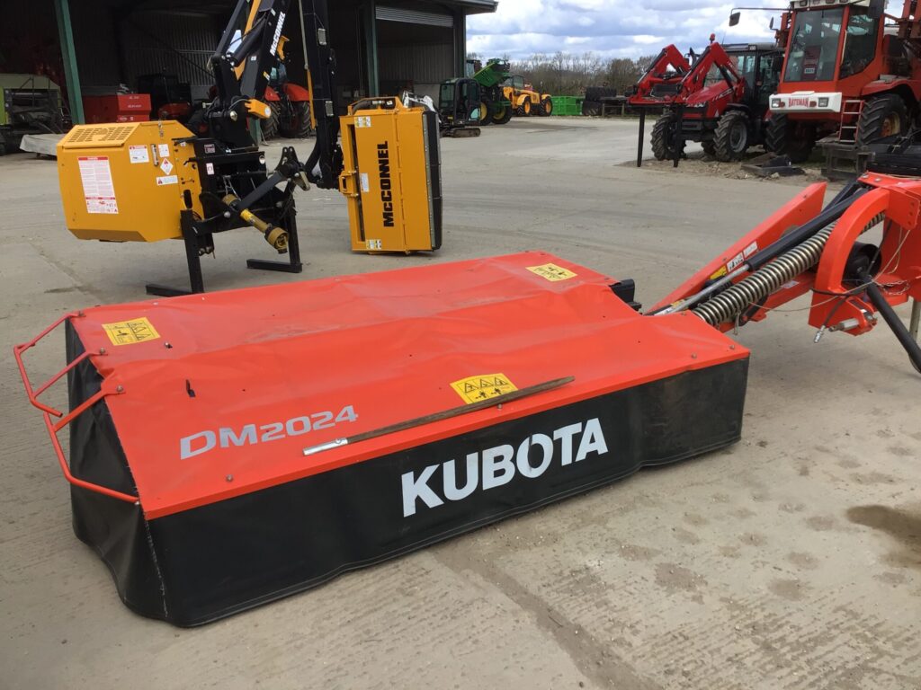 KUBOTA DM2024 MOWER