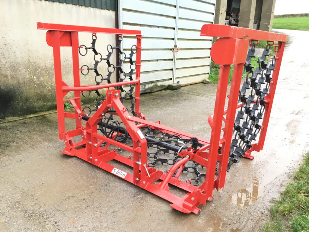 New chain Harrows 5M (16ft) hydraulic folding, heavy duty frame with front lever in bars