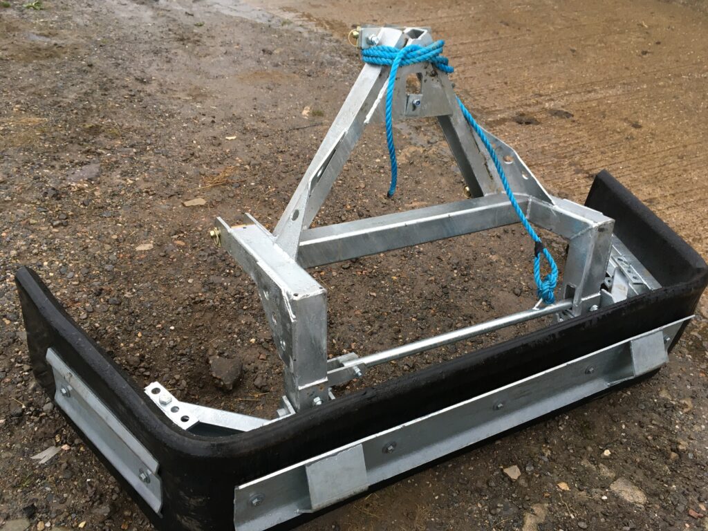 New heavy duty galvanised yard scrapers, a frame & 3 pl, adjustable wings