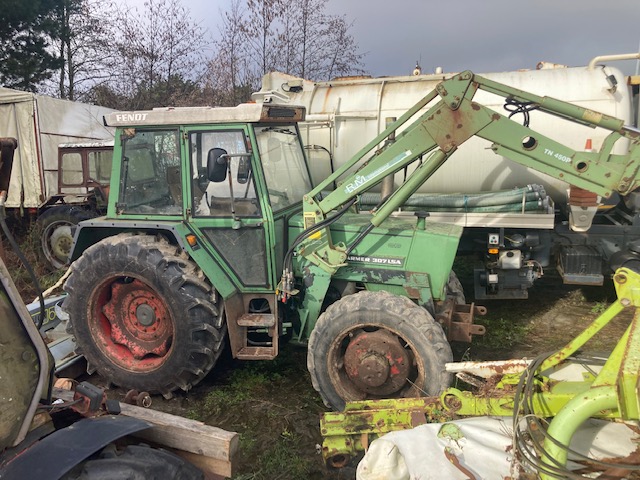 1992 J reg Fendt 307 LSA C/W loader, 11000hrs