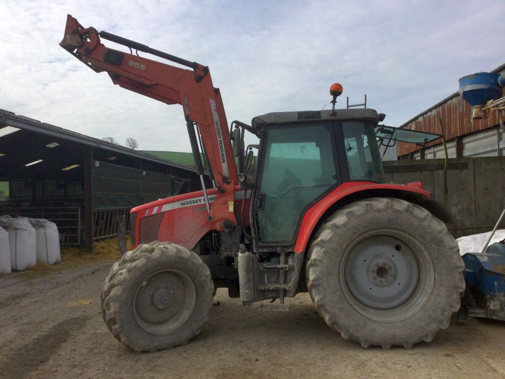 Massey Ferguson 5470