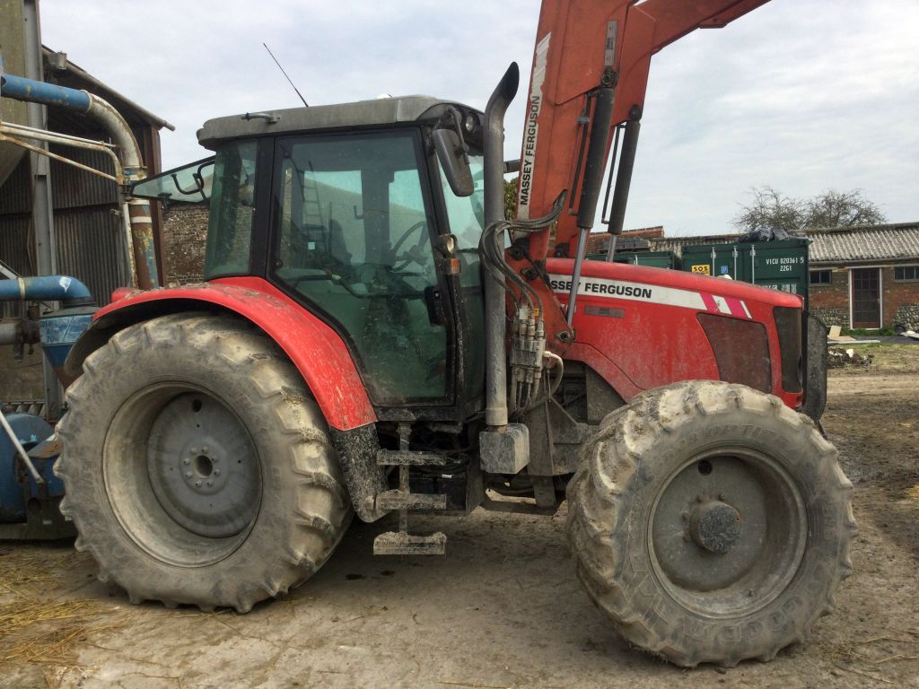 Massey Ferguson 5470