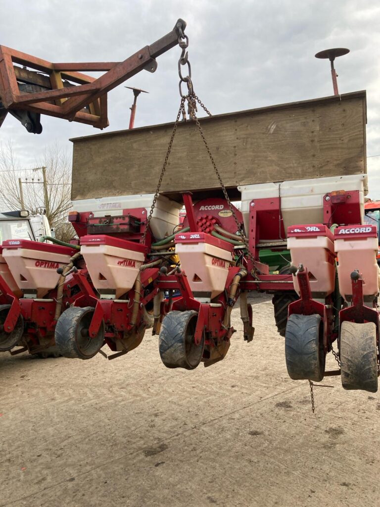 KVERNELAND OPTIMA 6 ROW MAIZE DRILL