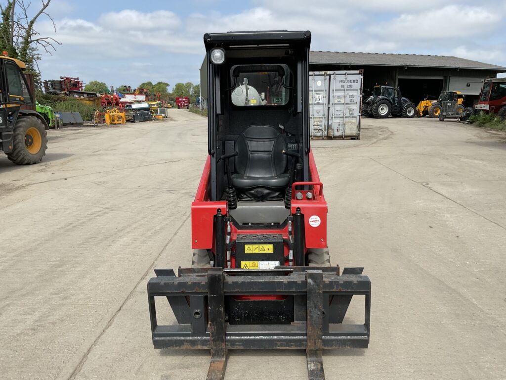 MANITOU 850R SKID STEER