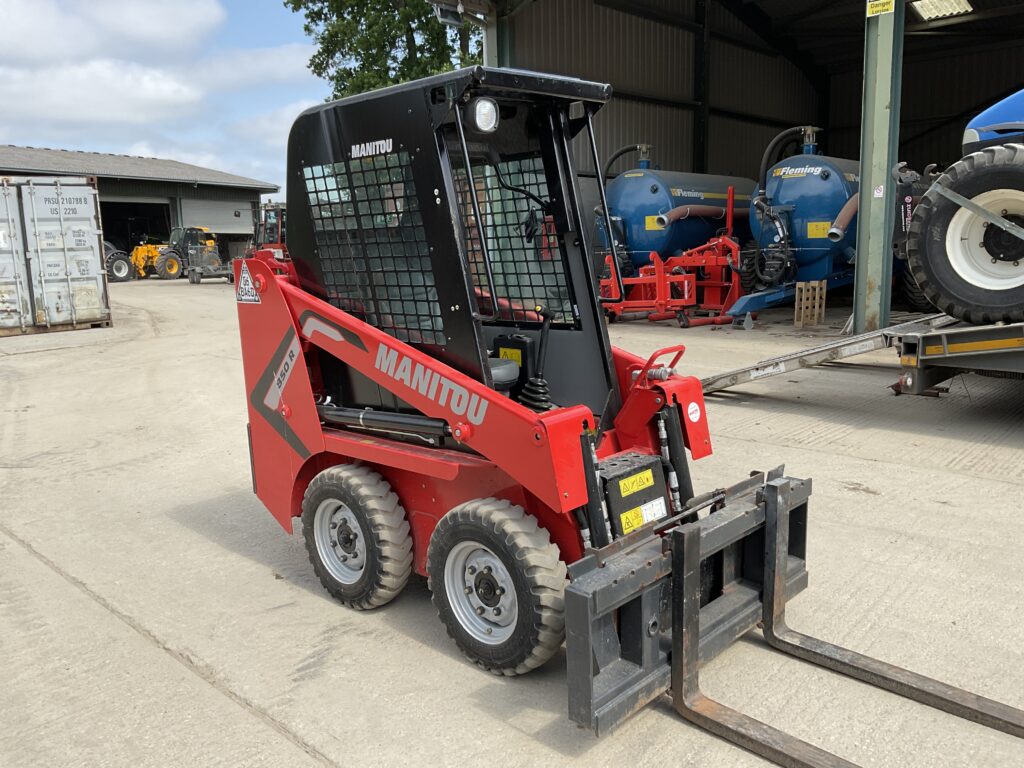 MANITOU 850R SKID STEER