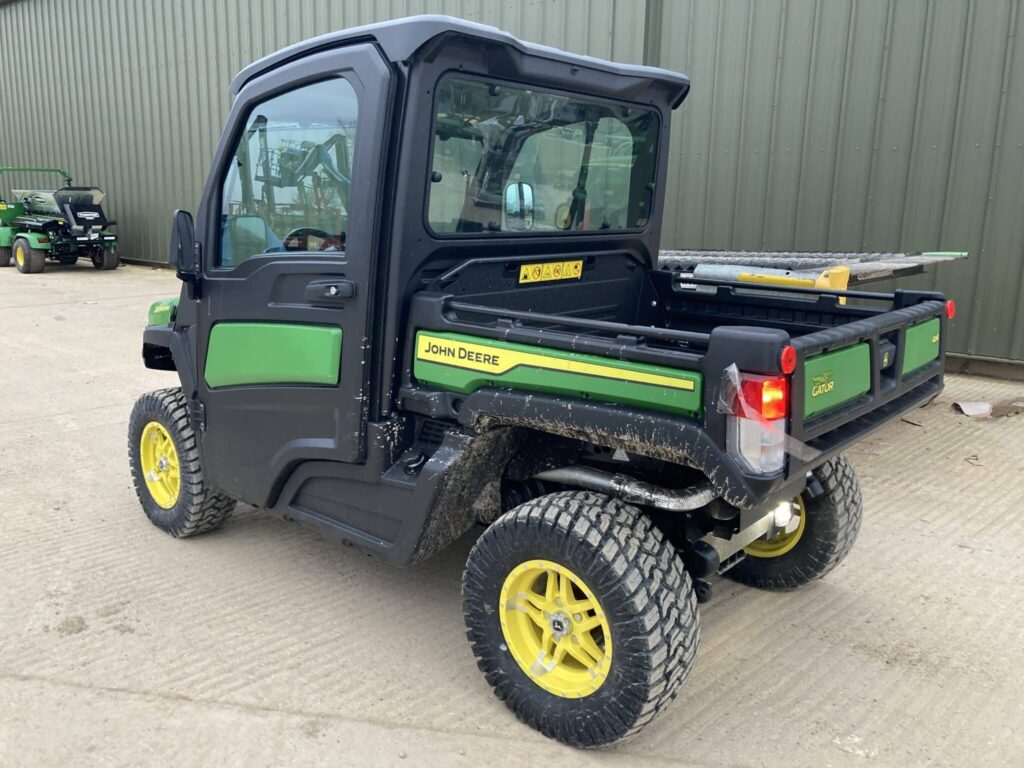 John Deere XUV835M Gator