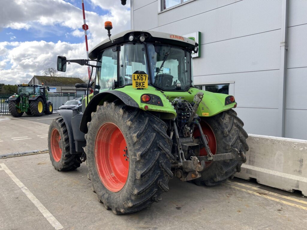 Claas Arion 440