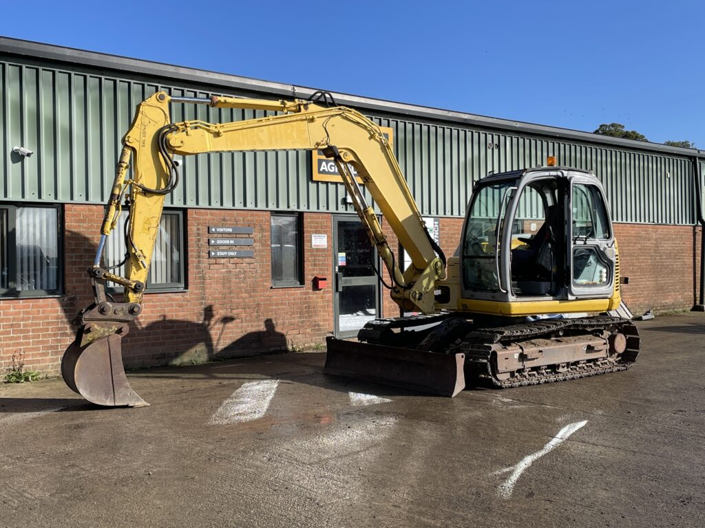 New Holland Kobelco E80