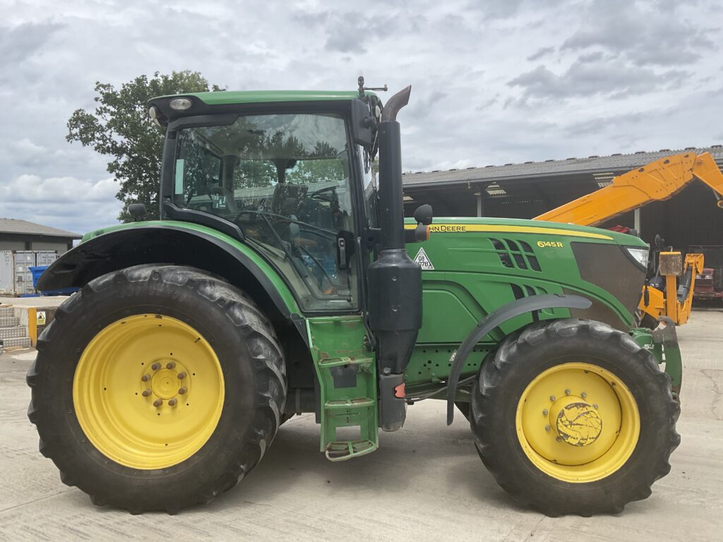 JOHN DEERE 6145R