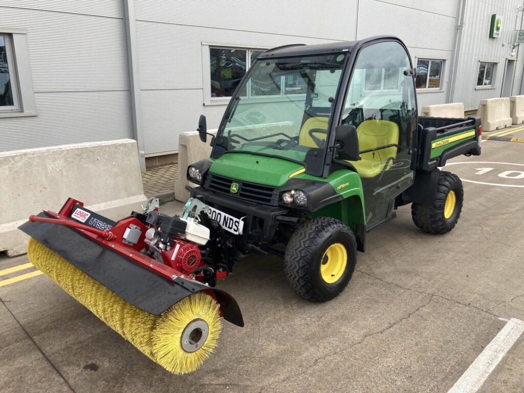 John Deere HPX815E Gator