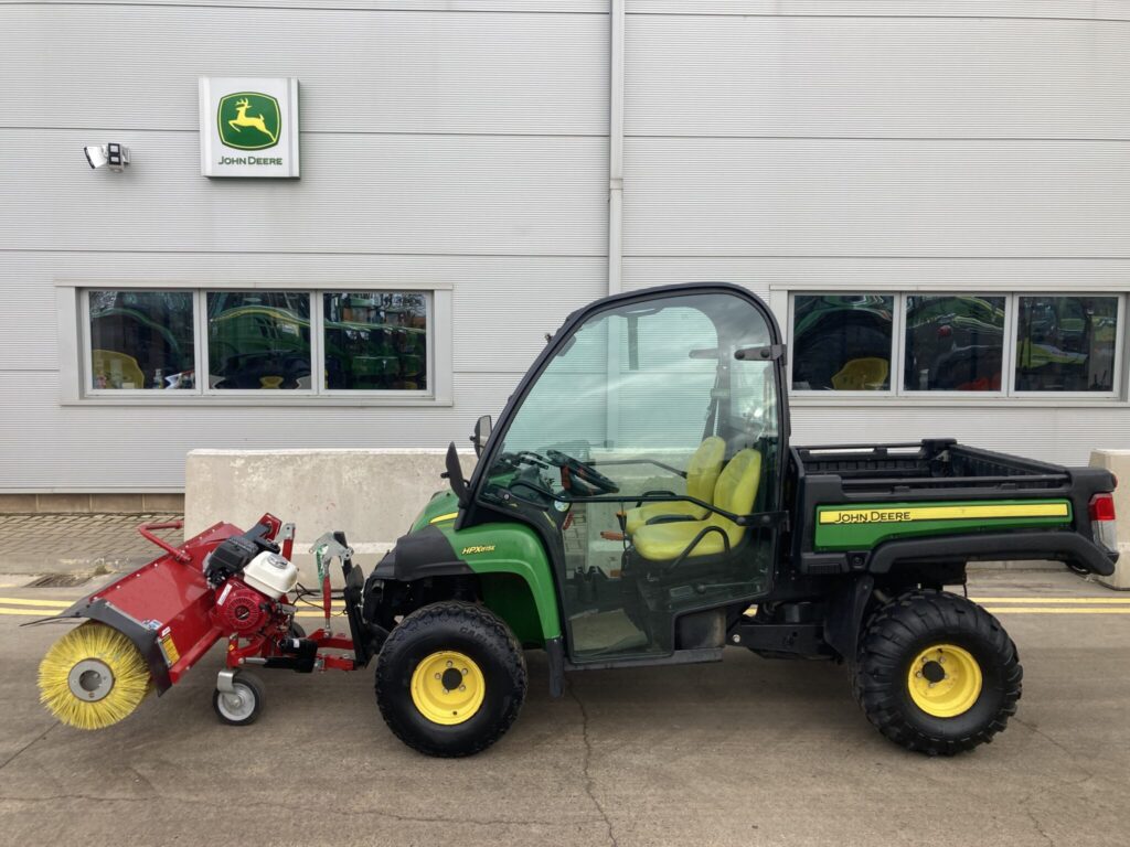 John Deere HPX815E Gator