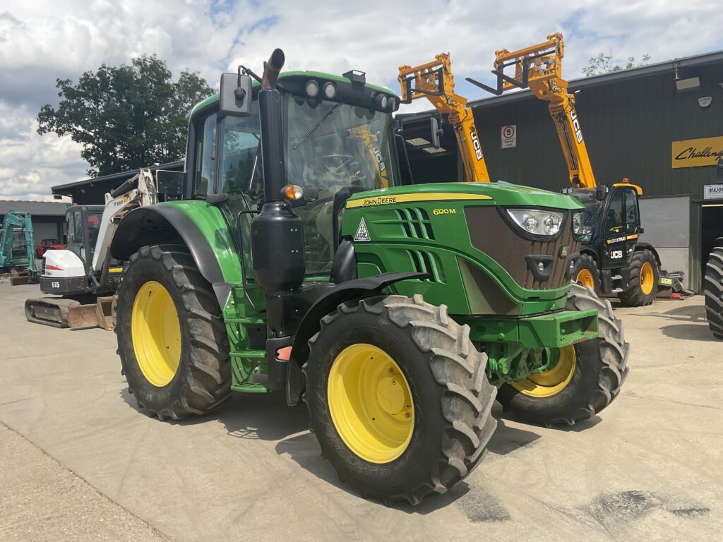 JOHN DEERE 6120M