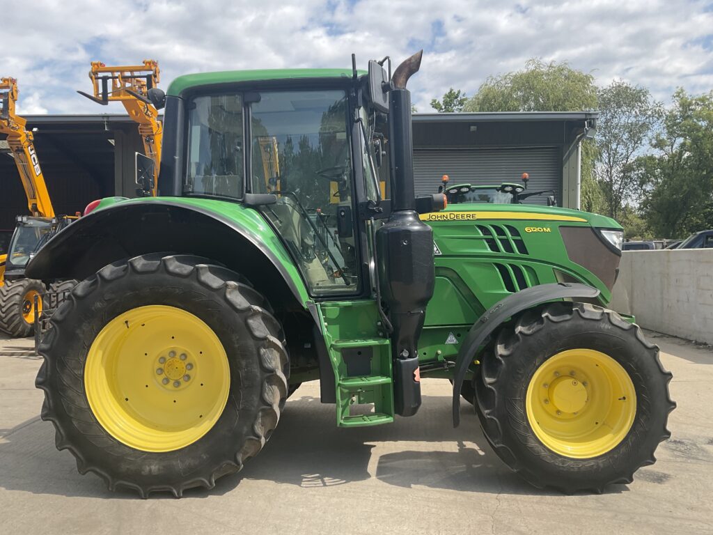 JOHN DEERE 6120M