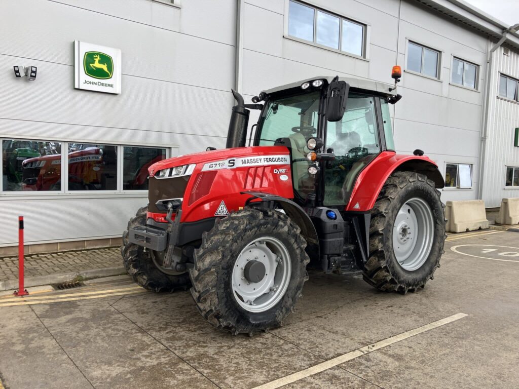 Massey Ferguson 6712S