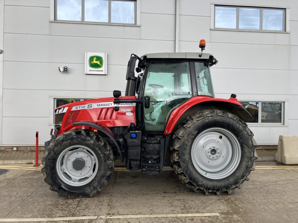 Massey Ferguson 6712S