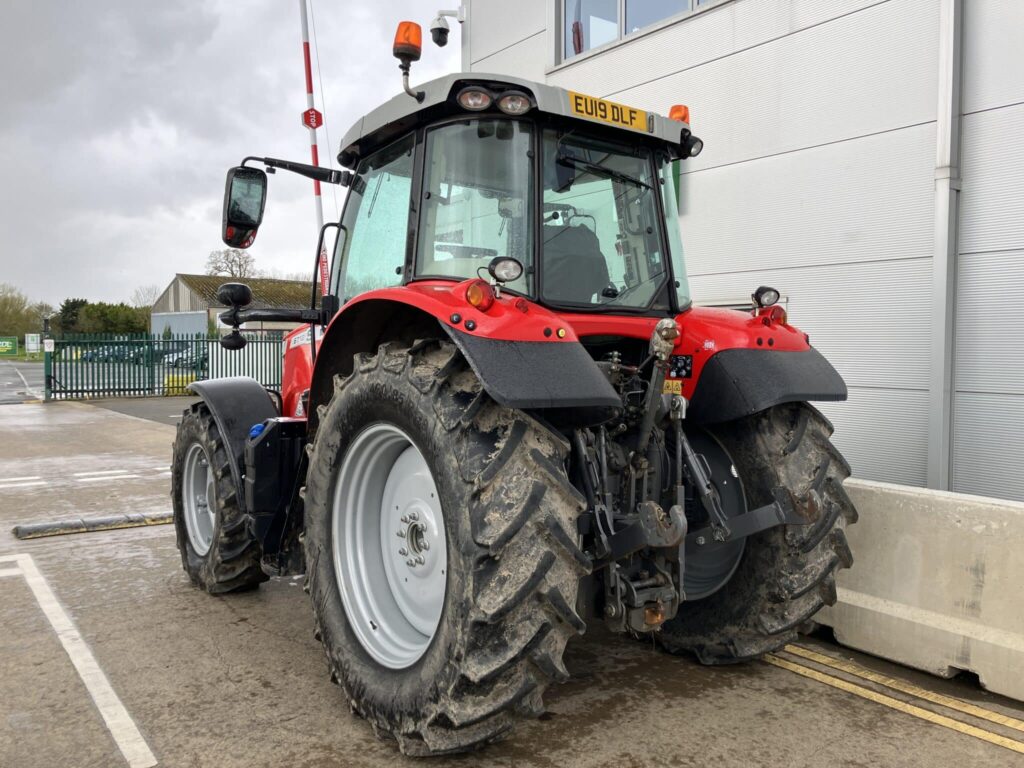 Massey Ferguson 6712S