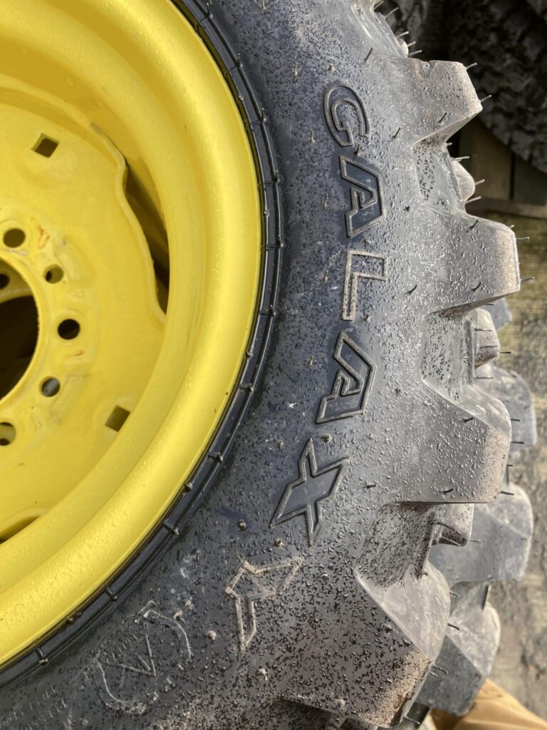 John Deere wheel and Industrial tyre set