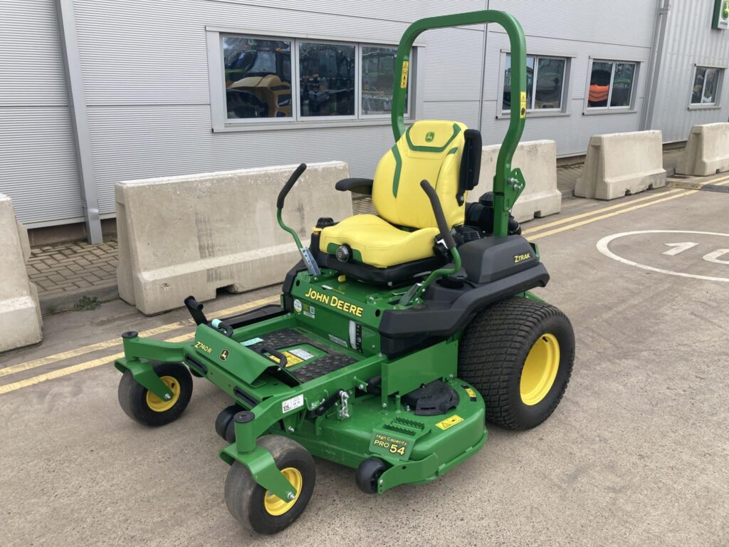 John Deere Z740R zero turn mower