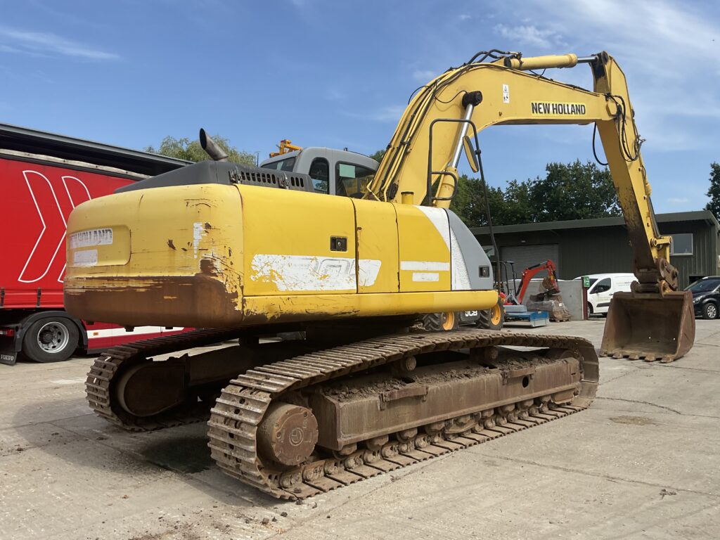 NEW HOLLAND – KOBELCO E305