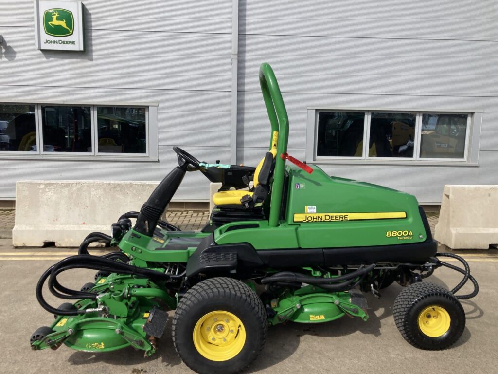 John Deere 8800A mower