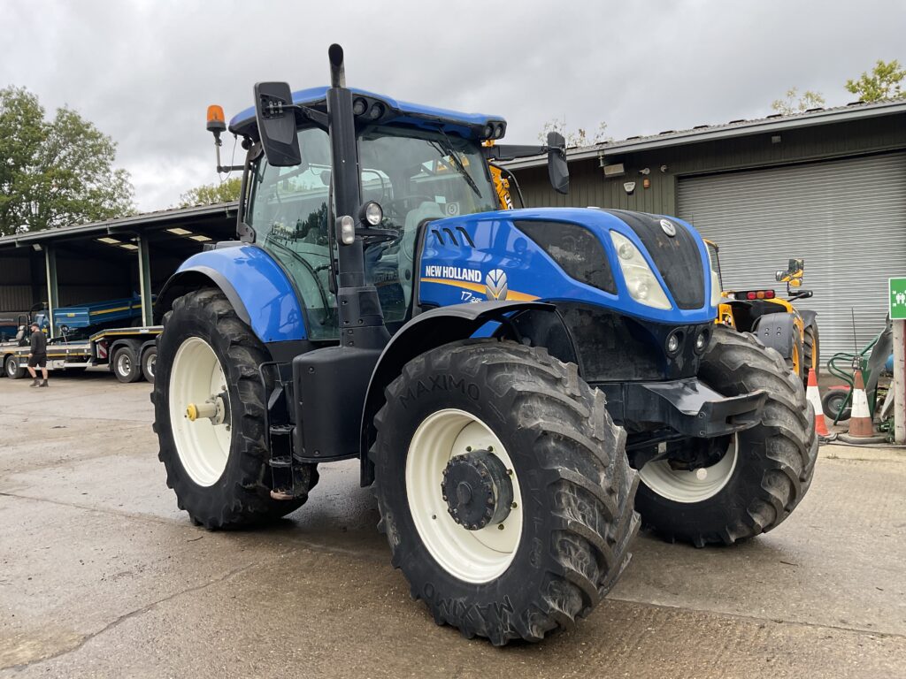 NEW HOLLAND T7.245