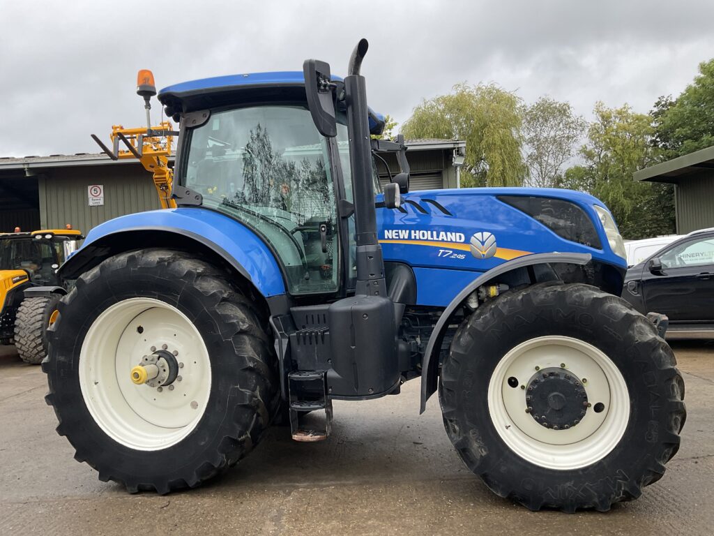 NEW HOLLAND T7.245