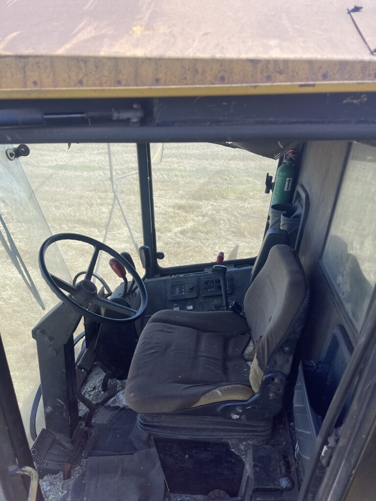 NEW HOLLAND TX32 COMBINE.