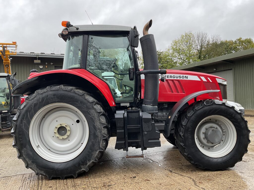 MASSEY FERGUSON 7720 DYNA-6