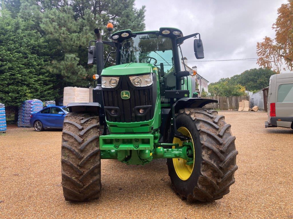 John Deere 6195M