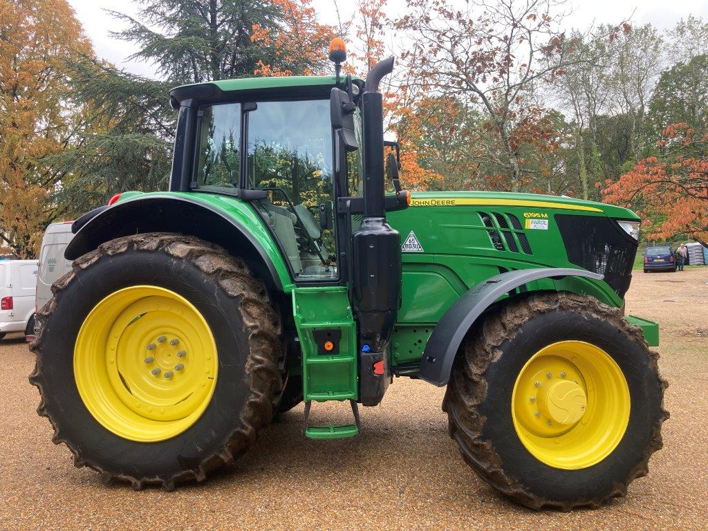 John Deere 6195M