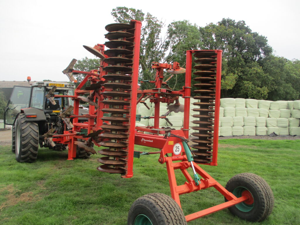 KVERNELAND CLD CULTIVATOR