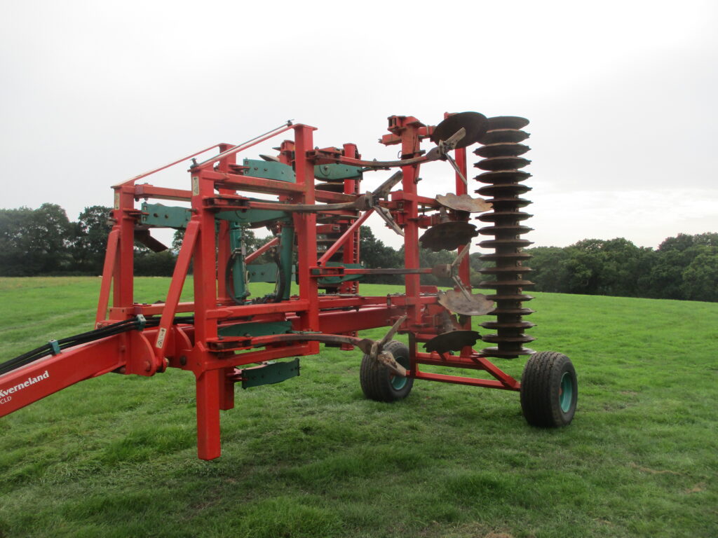 KVERNELAND CLD CULTIVATOR