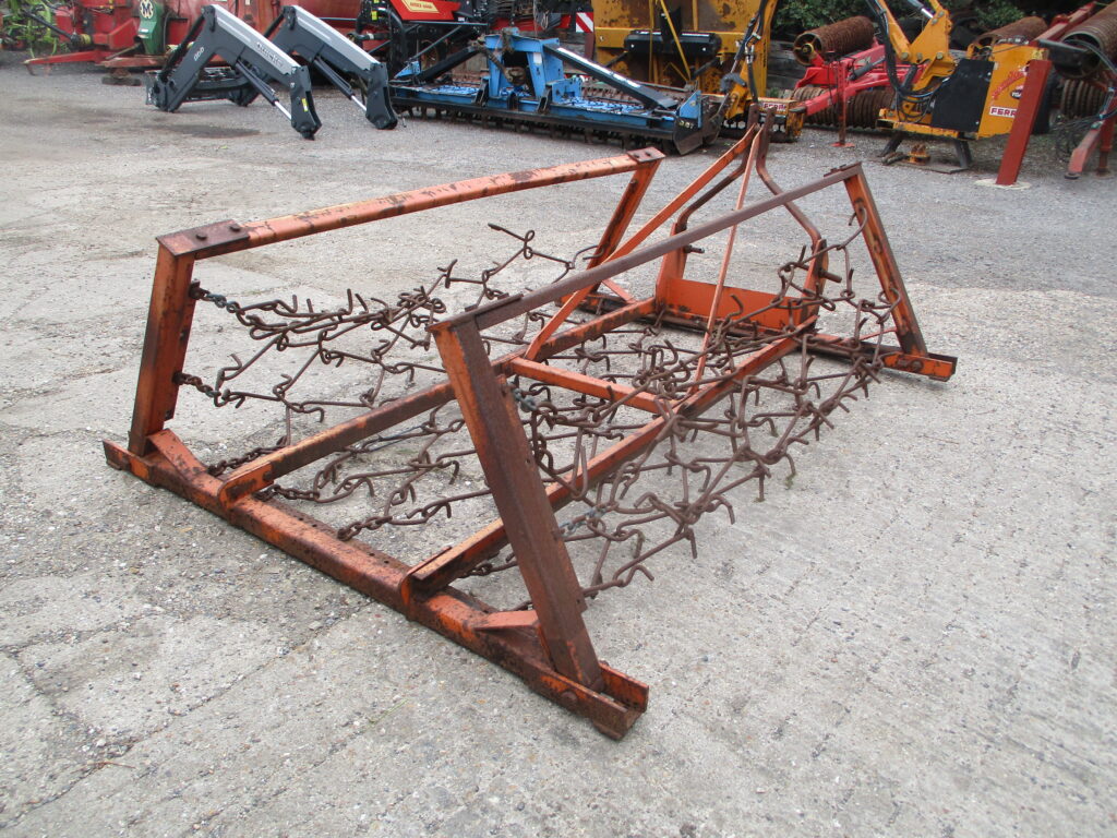 CHAIN HARROWS