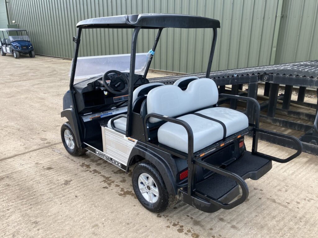 Club Car Carryall 300 w/ 4 Seat Conversion