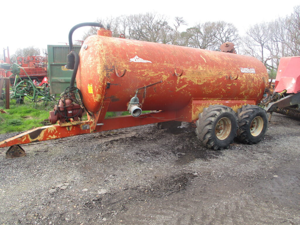 SLURRY TANKER