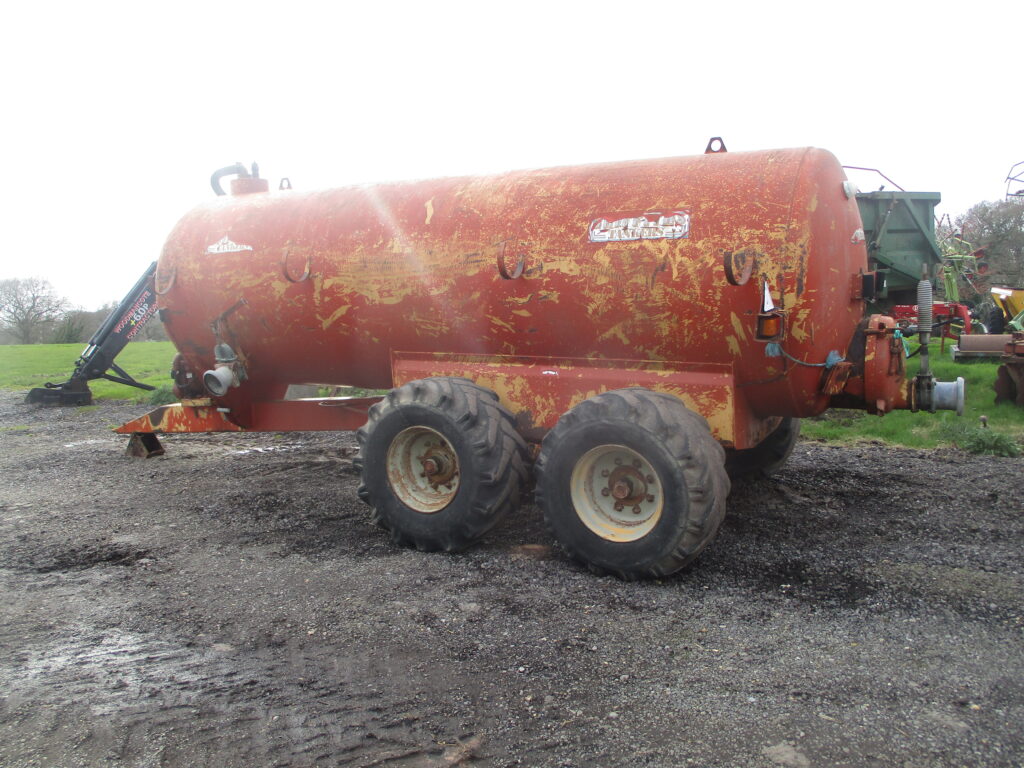 SLURRY TANKER