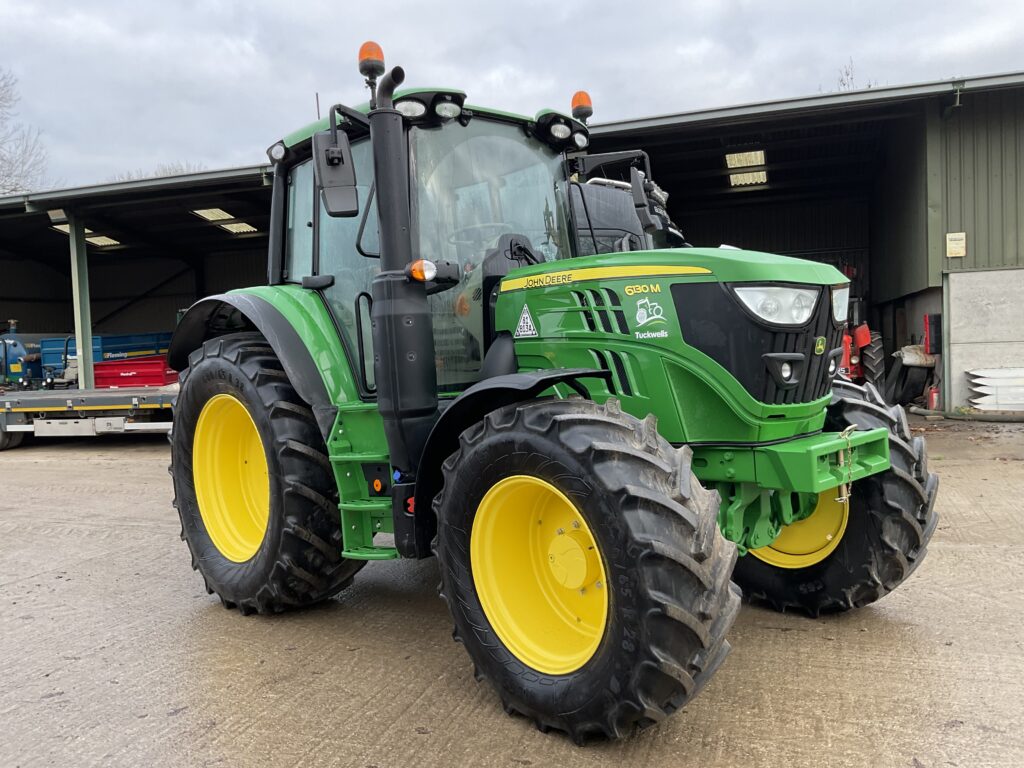 JOHN DEERE 6130 M