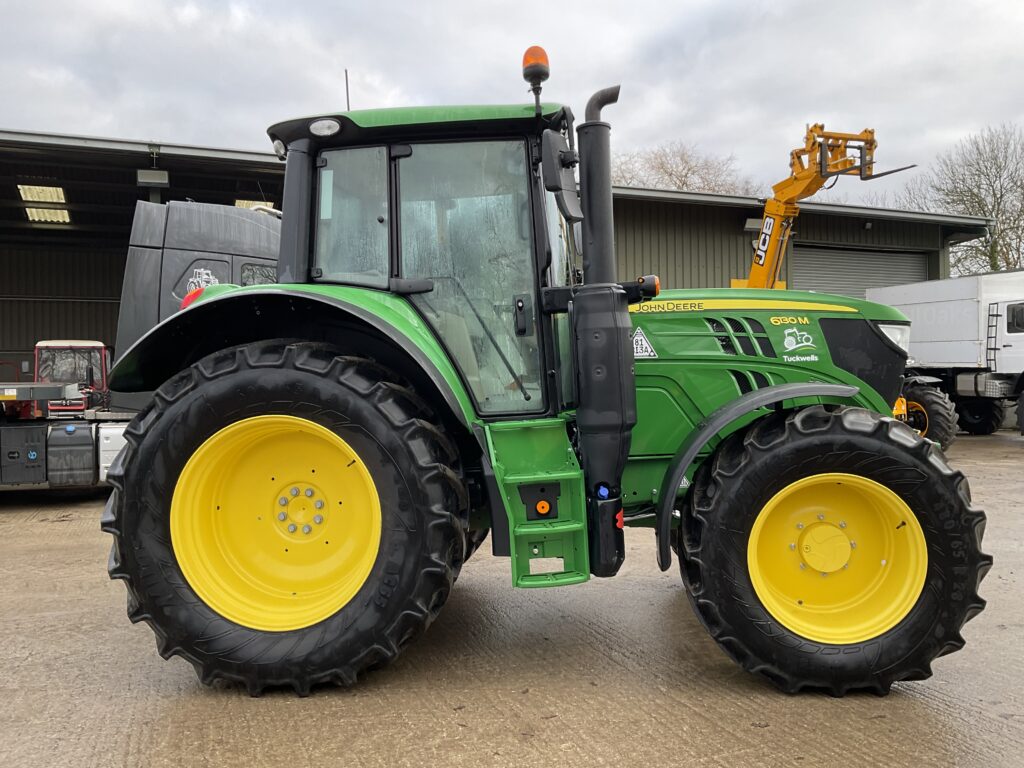 JOHN DEERE 6130 M