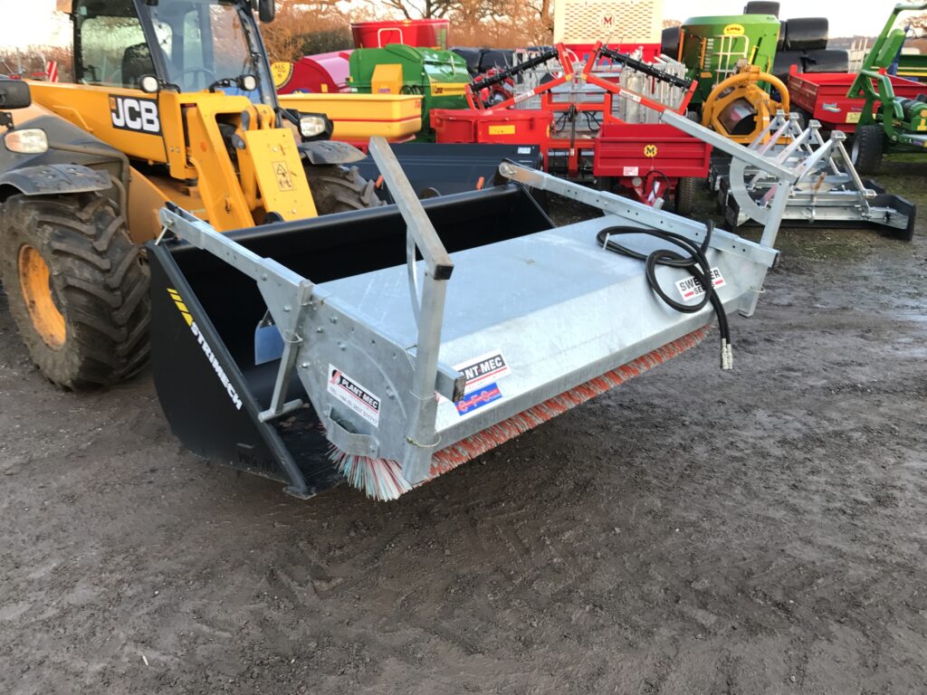 Plant Mec Bucket Brush