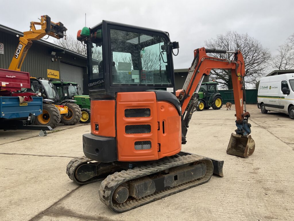 HITACHI ZX26U