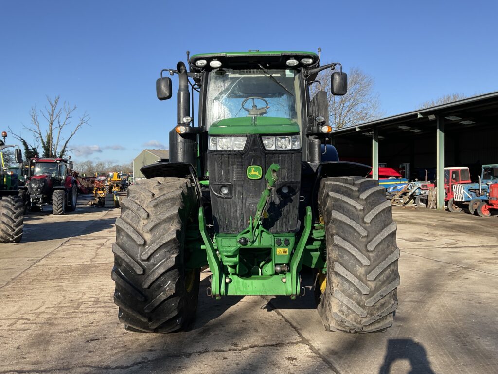 JOHN DEERE 7310R