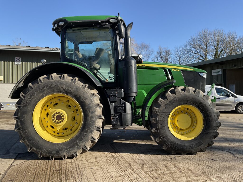 JOHN DEERE 7310R