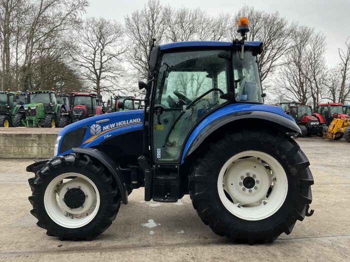 NEW HOLLAND T4.65